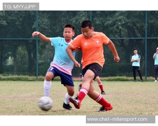 平岚小学足球队积极备战校园联赛展现团队精神与拼搏精神 平岚小学足球队积极备战校园联赛展现团队精神与拼搏精神